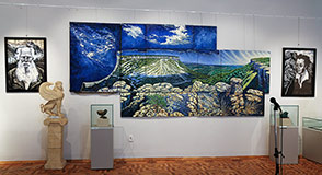 Панорама горного крыма художника М. Сюриной, скульптуры И. Коржева и В. Чибисова